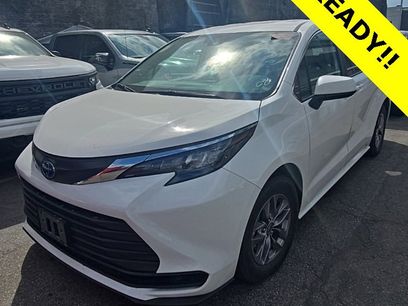 Used 2024 Toyota Sienna LE