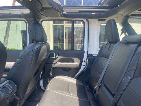 Used 2022 Jeep Wrangler Unlimited Sahara w/ Safety Group image 18