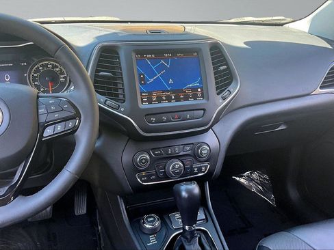 Certified 2023 Jeep Cherokee Altitude Lux AWD/4WD image 7