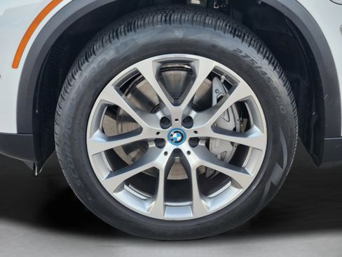 Used 2024 BMW X5 xDrive50e image 42