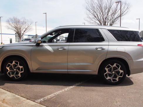 Used 2022 Hyundai Palisade Calligraphy w/ Winter Package image 4