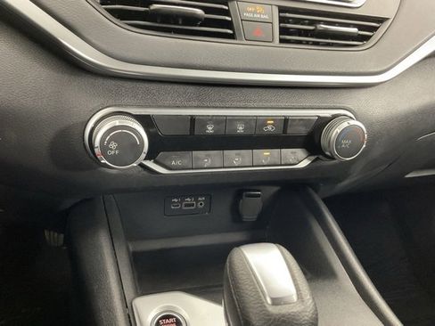 Used 2022 Nissan Altima 2.5 SV image 23