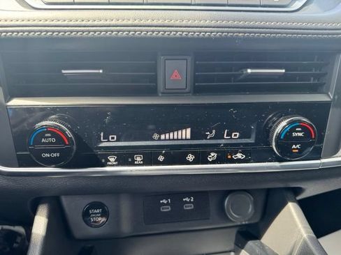 Used 2024 Nissan Rogue SV FWD image 21