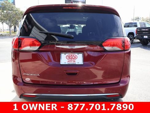 Used 2020 Chrysler Pacifica Touring-L Plus image 6