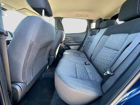 Used 2025 Nissan Kicks SV image 18