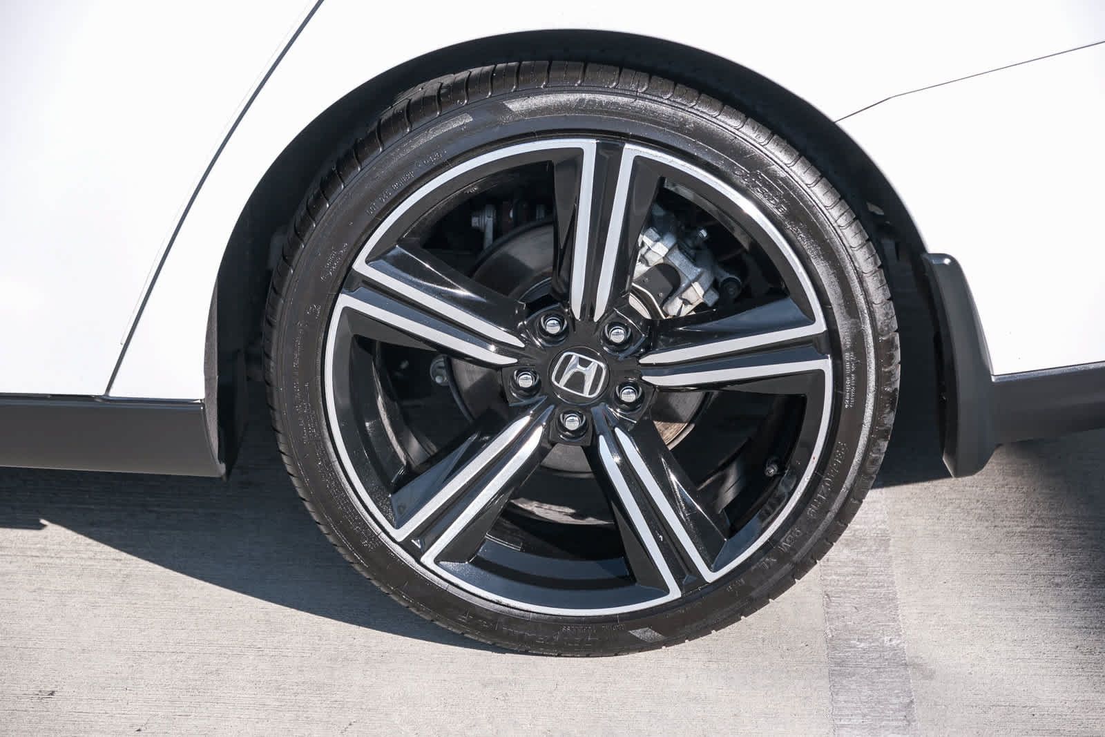 Used 2023 Honda Accord Sport image 9