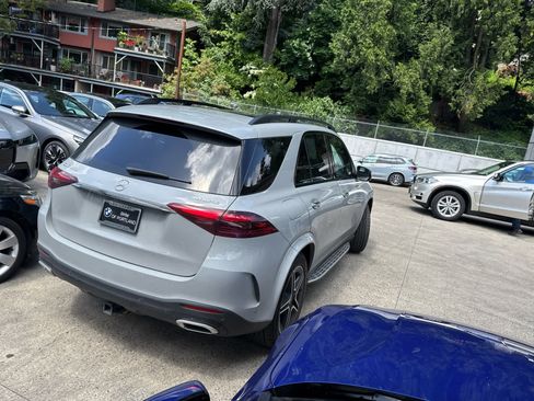Used 2024 Mercedes-Benz GLE 350 4MATIC image 3