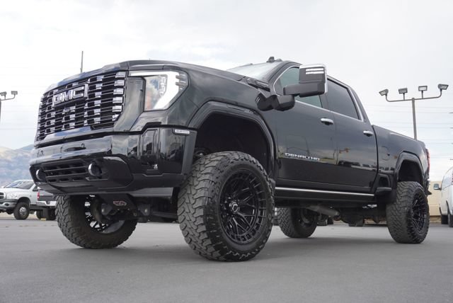 Used 2025 GMC Sierra 3500 Denali Ultimate AWD/4WD image 8