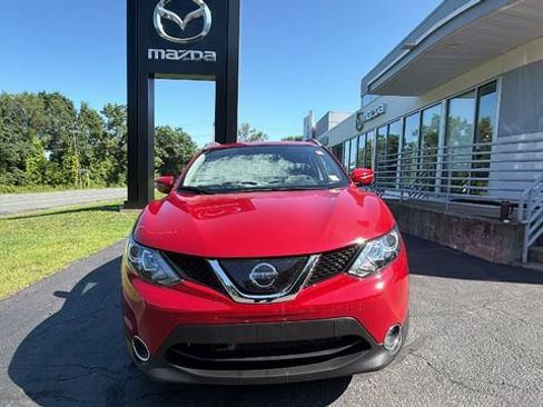 Used 2018 Nissan Rogue Sport SV w/ SV All-Weather Package AWD/4WD image 2