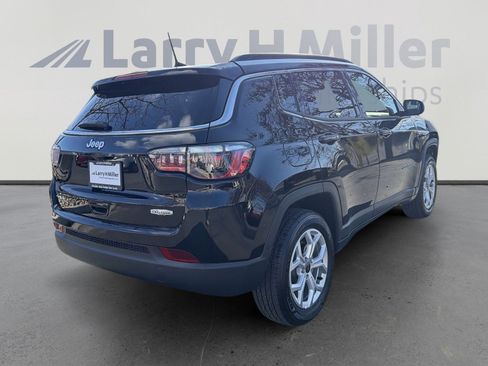 New 2025 Jeep Compass Latitude w/ Sun & Sound Group image 8