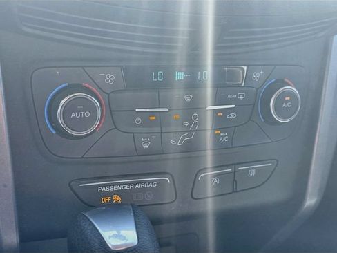 Used 2017 Ford Escape SE w/ Equipment Group 201A AWD/4WD image 20
