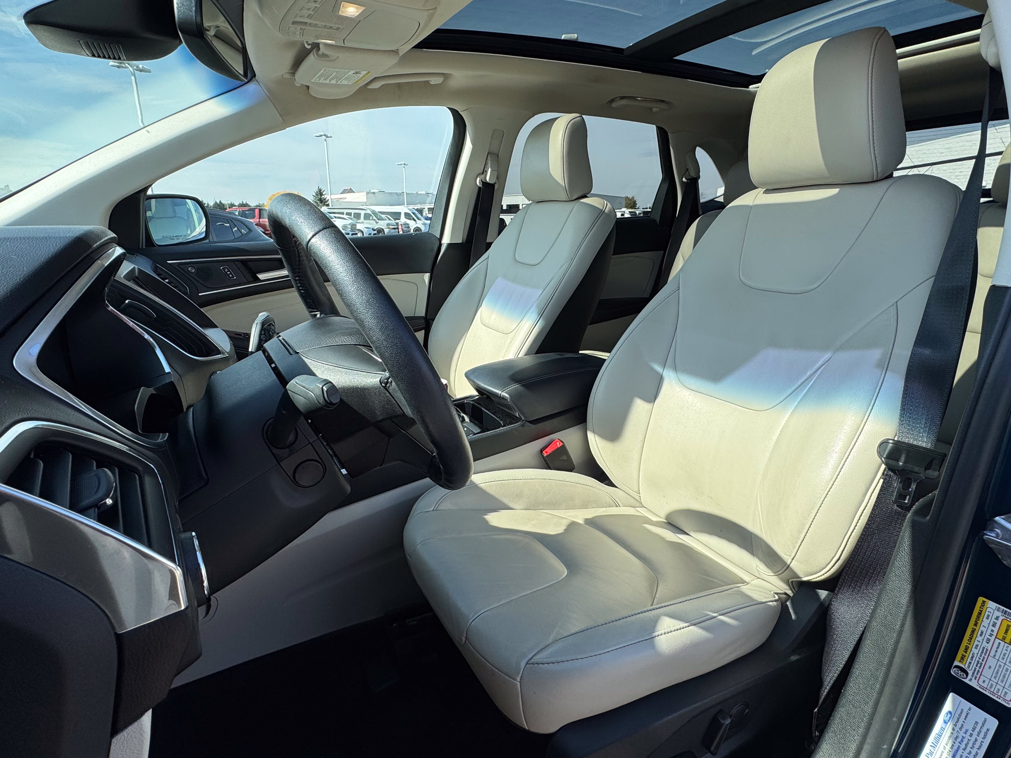 Used 2020 Ford Edge Titanium FWD image 12