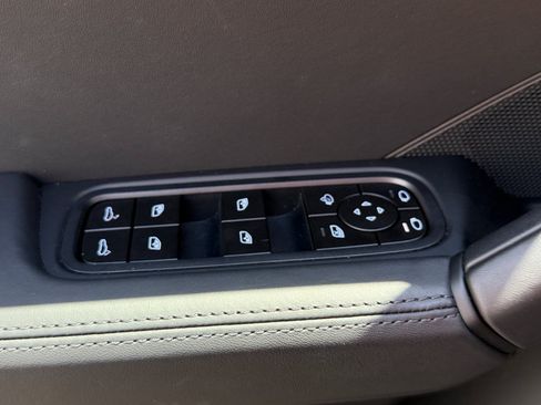 Certified 2026 Porsche Cayenne AWD/4WD image 16