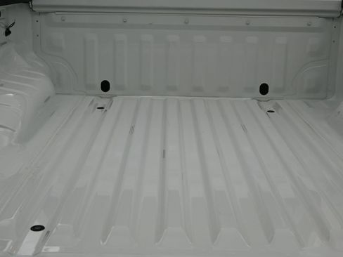 Certified 2025 Nissan Frontier SV image 10