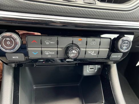 New 2026 Jeep Compass Latitude AWD/4WD image 38
