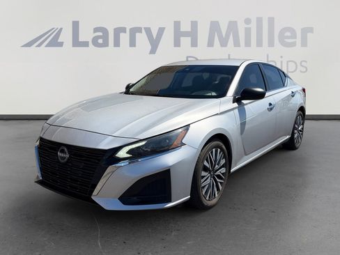 Used 2024 Nissan Altima 2.5 SV image 1