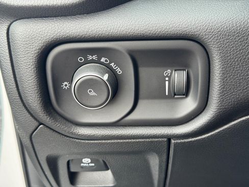 Used 2024 RAM 1500 Laramie RWD image 23