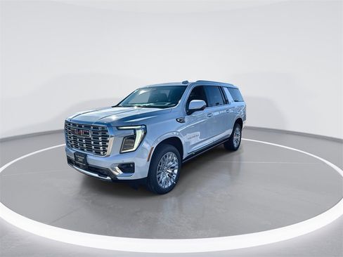 New 2026 GMC Yukon XL Denali w/ Sun & Power Step Package image 4