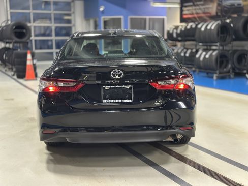 Used 2023 Toyota Camry LE image 5