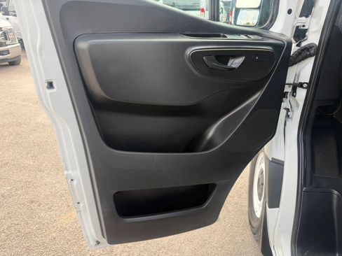 Used 2024 Mercedes-Benz Sprinter 2500 170 Extended Cargo image 13