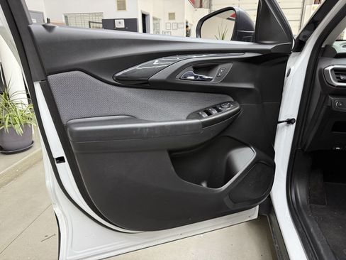 Used 2023 Chevrolet TrailBlazer LS image 11