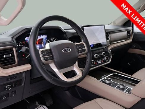 Used 2023 Ford Expedition Max Limited image 13