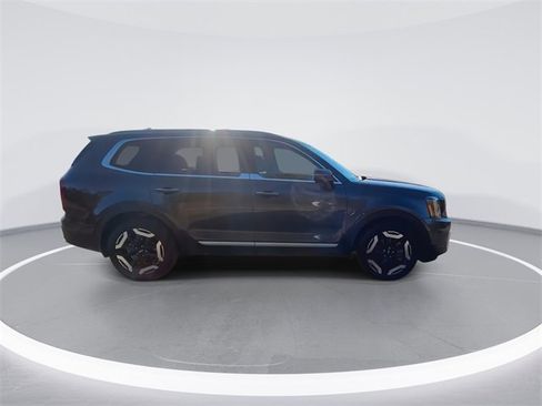 Used 2024 Kia Telluride S w/ S Sunroof Package image 12