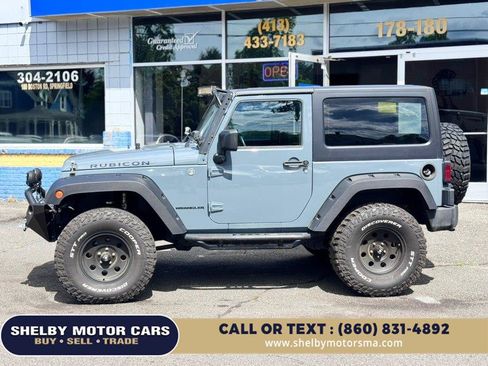 Used 2015 Jeep Wrangler Rubicon w/ Dual Top Group AWD/4WD image 8