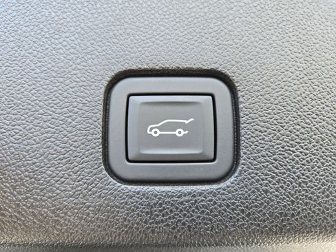 Used 2023 Cadillac XT6 Premium Luxury image 23