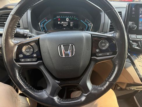 Used 2018 Honda Odyssey Elite image 17