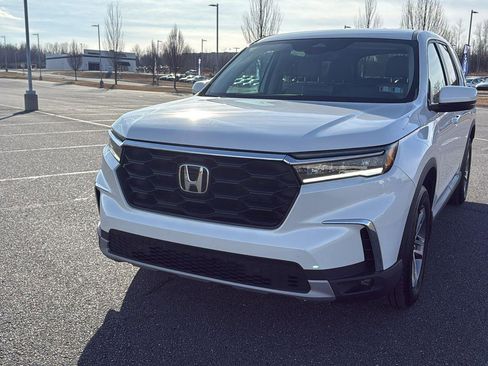 Used 2025 Honda Pilot EX-L image 15