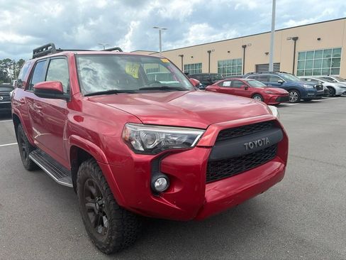 Used 2019 Toyota 4Runner SR5 AWD/4WD image 7