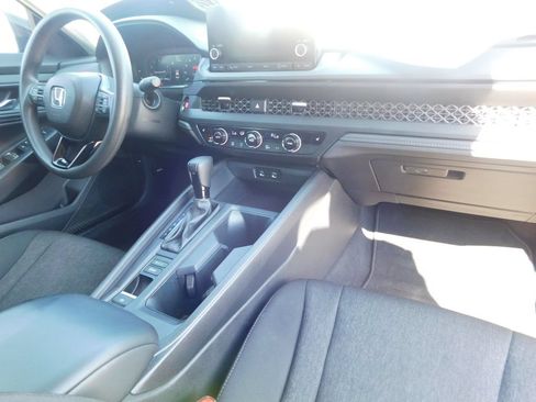 Used 2023 Honda Accord EX image 19