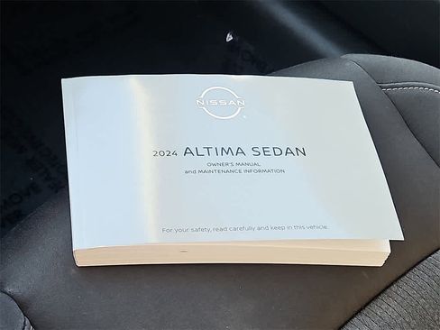 Used 2024 Nissan Altima 2.5 SV image 23