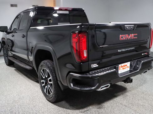 Used 2023 GMC Sierra 1500 AT4 w/ Technology Package AWD/4WD image 9