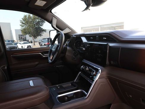 Used 2024 GMC Sierra 2500 Denali w/ Denali Reserve Package AWD/4WD image 13