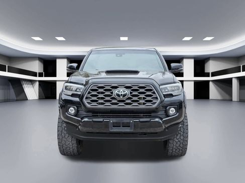Used 2022 Toyota Tacoma TRD Sport image 9