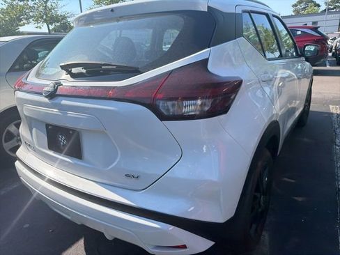 Used 2024 Nissan Kicks SV FWD image 9