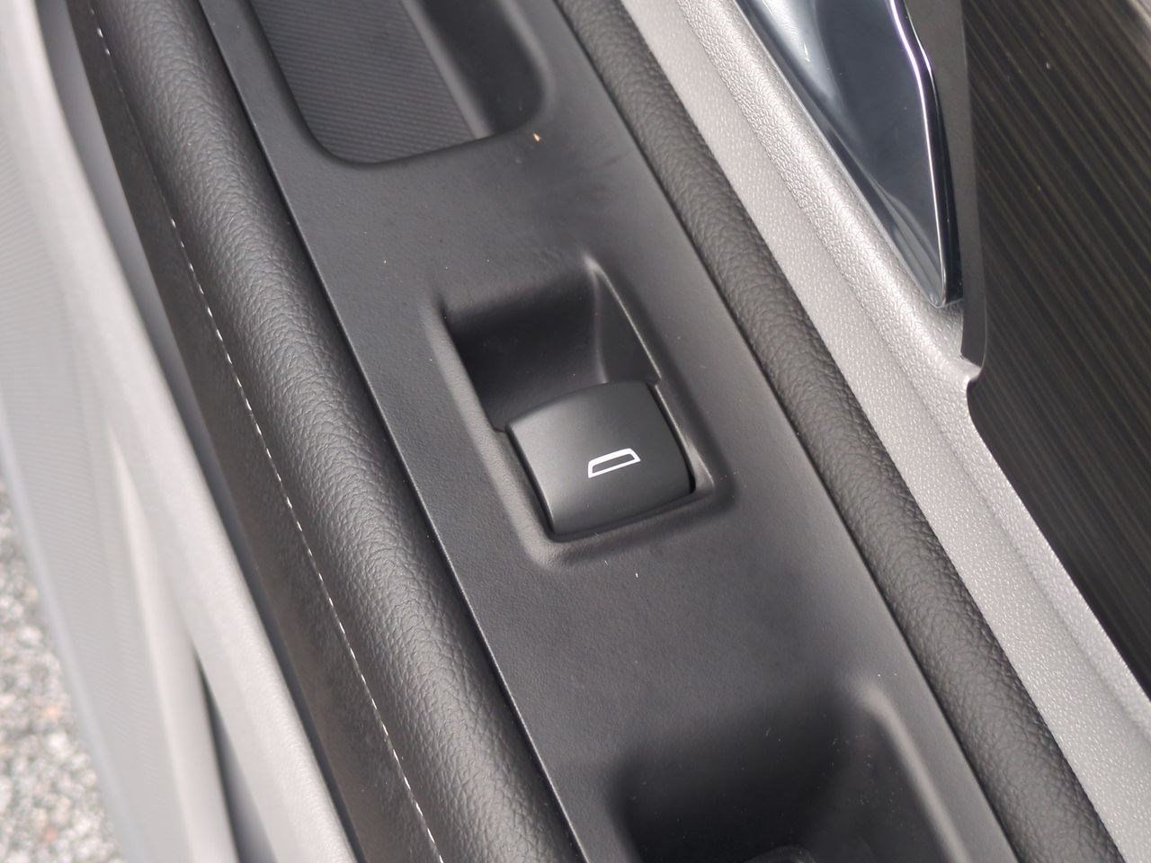 Used 2023 GMC Terrain SLE w/ Driver Convenience Package FWD image 37