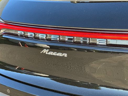 Used 2025 Porsche Macan image 31