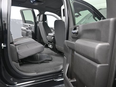 Used 2022 Chevrolet Silverado 2500 Custom w/ Custom Convenience Package AWD/4WD image 18