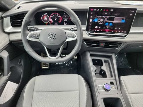 New 2026 Volkswagen Tiguan SE R-Line AWD/4WD image 25