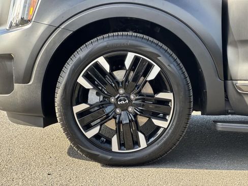 Used 2024 Kia Telluride SX w/ Towing Package image 12