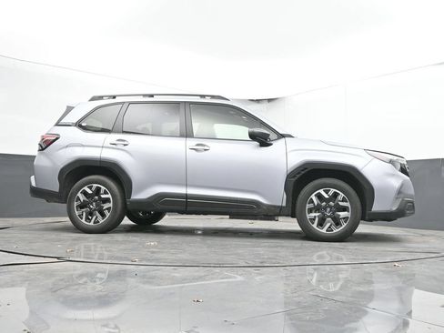 Used 2025 Subaru Forester Premium AWD/4WD image 24