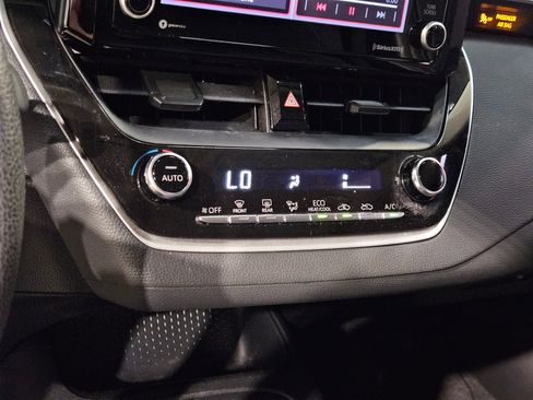 Used 2022 Toyota Corolla LE FWD image 30