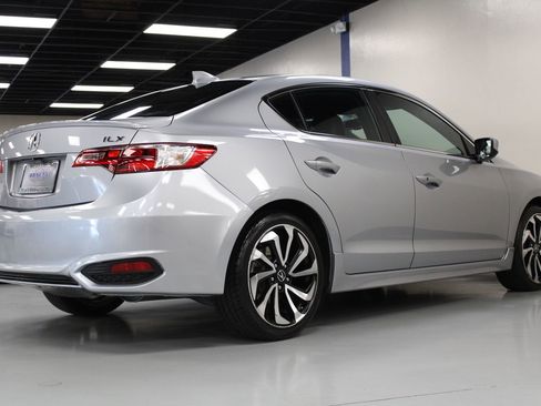 Used 2017 Acura ILX w/ Technology Plus & A-SPEC image 10