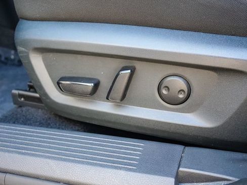 Used 2025 Nissan Rogue SV FWD image 23