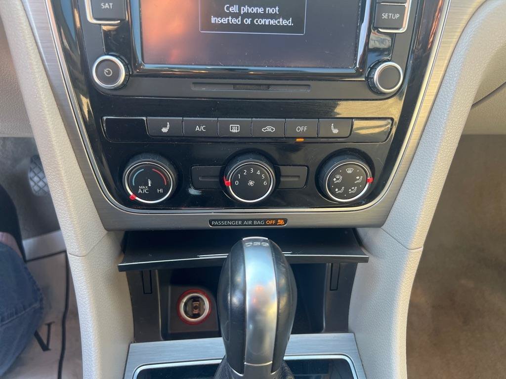 Used 2015 Volkswagen Passat TDI SE FWD image 20