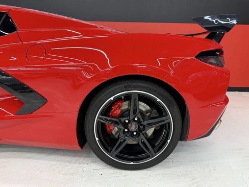 Used 2022 Chevrolet Corvette Stingray 2dr Convertible w/ Z51 Performance Package image 18