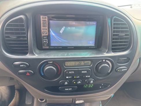 Used 2005 Toyota Sequoia SR5 RWD image 29